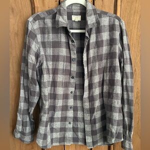 Club Monaco Men's Grey Plaid Flannel Button-Up Shirt